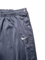Nike Track Pants „mitknöpfen“