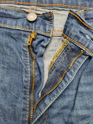 Levi’s 502 Jeans