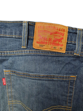 Levi’s 502 Jeans